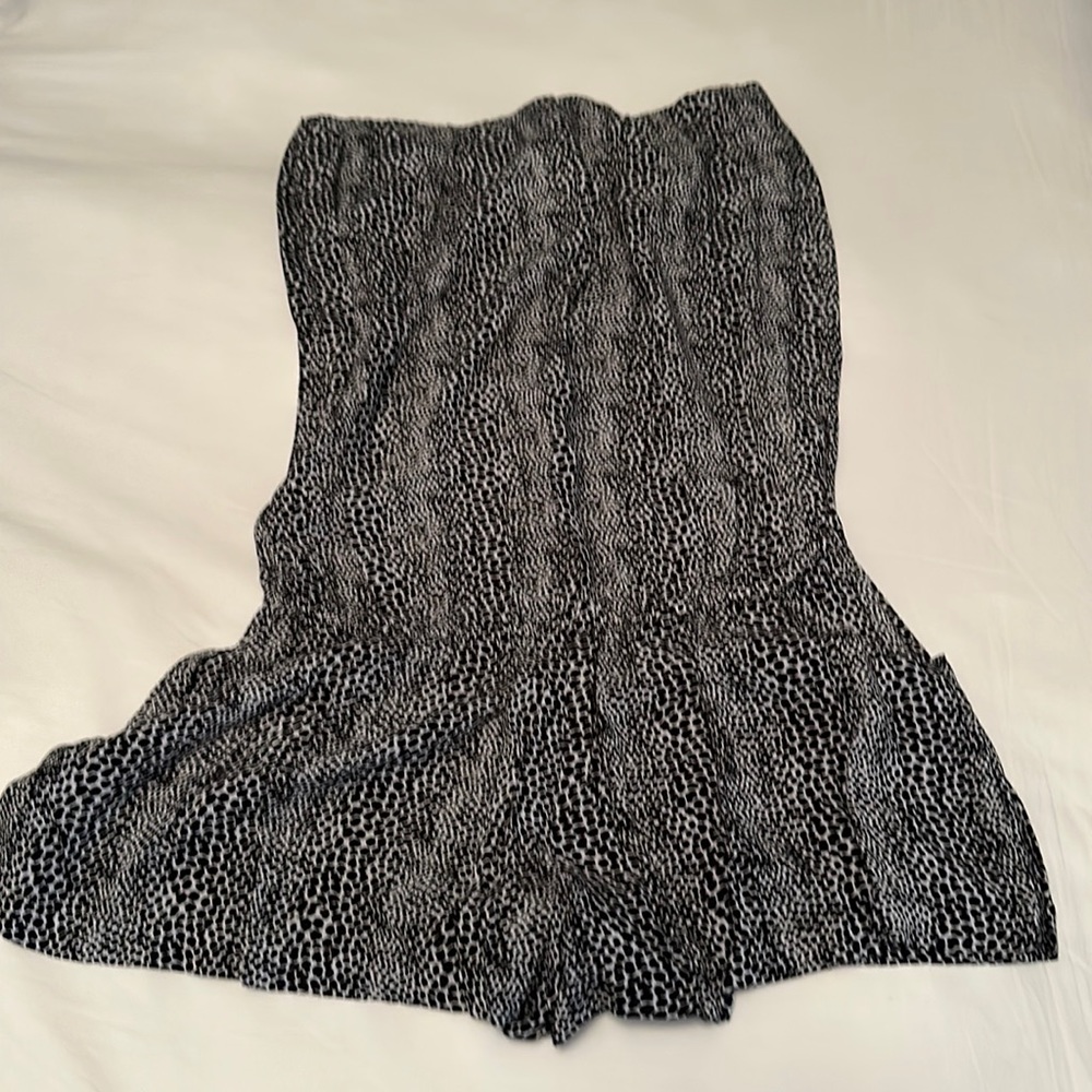 Sofia black and whit strapless romper size medium